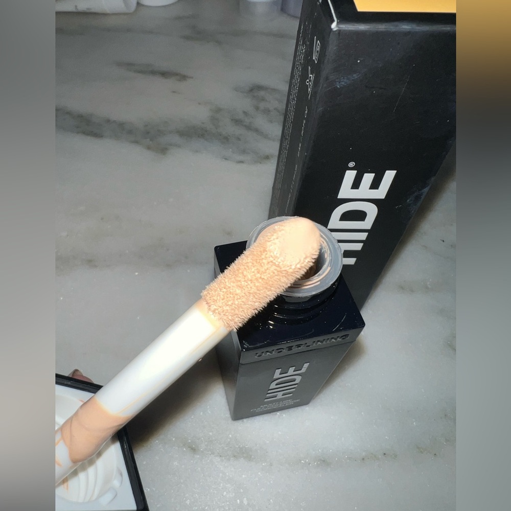 Hide Concealer -Vanilla BNWT